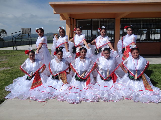 GRUPO DE DANZA